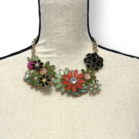 Joan Rivers Statement Necklace 18-Inch Floral Bouquet with Gold-Colored Finish - Picture 2 of 7